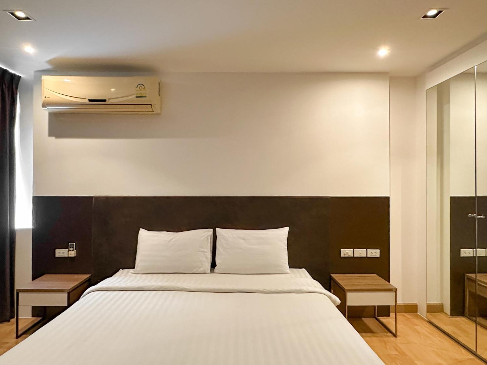 Nantiruj Tower: Serviced Apartments in Sukhumvit Soi 8 Bangkok Exterior photo