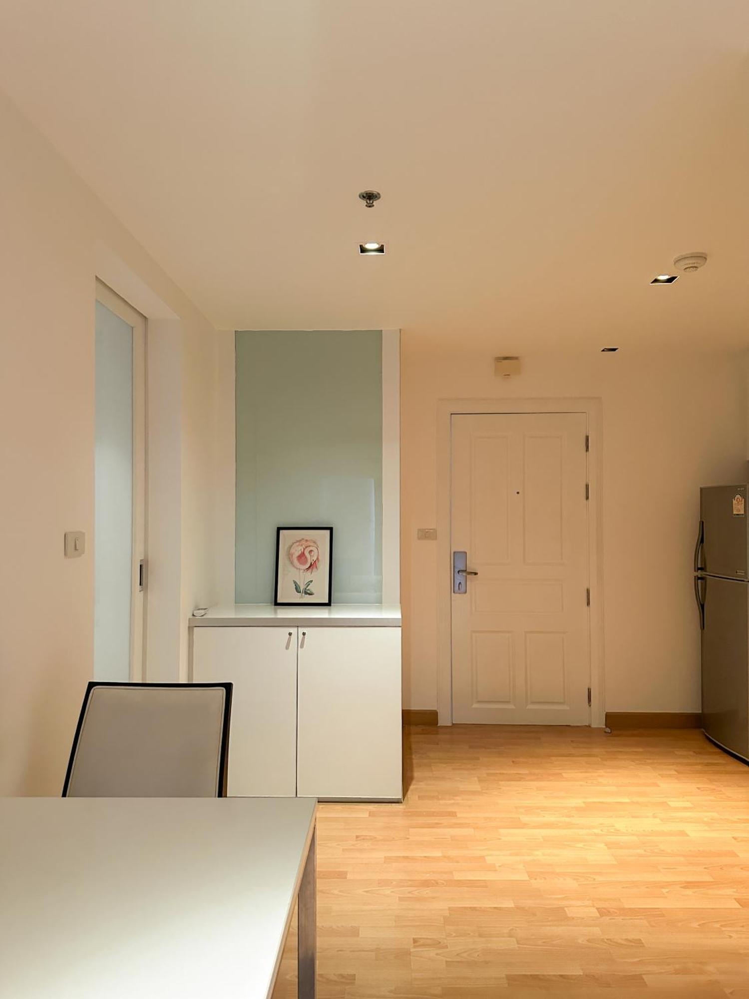 Nantiruj Tower: Serviced Apartments in Sukhumvit Soi 8 Bangkok Exterior photo