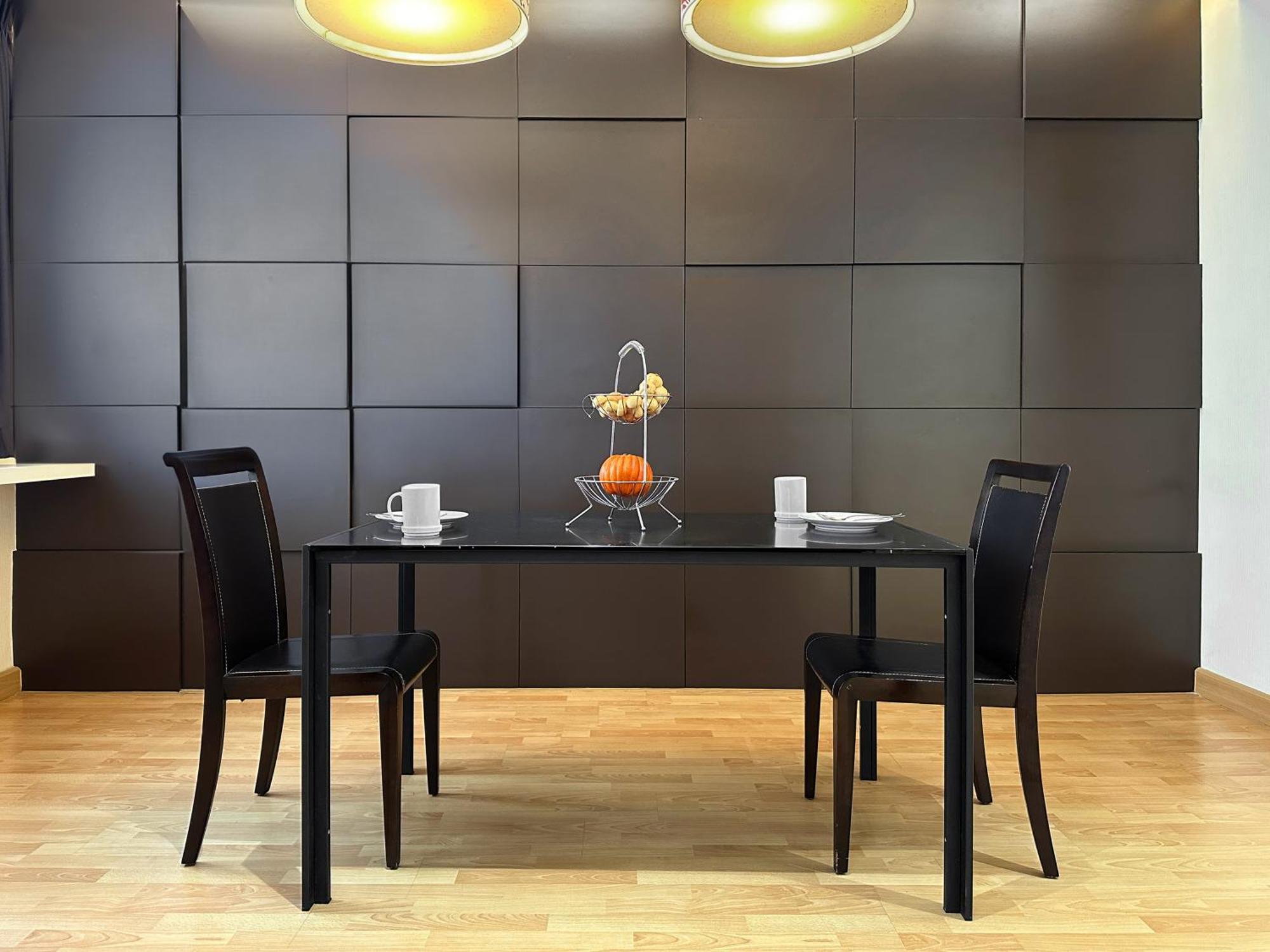 Nantiruj Tower: Serviced Apartments in Sukhumvit Soi 8 Bangkok Exterior photo