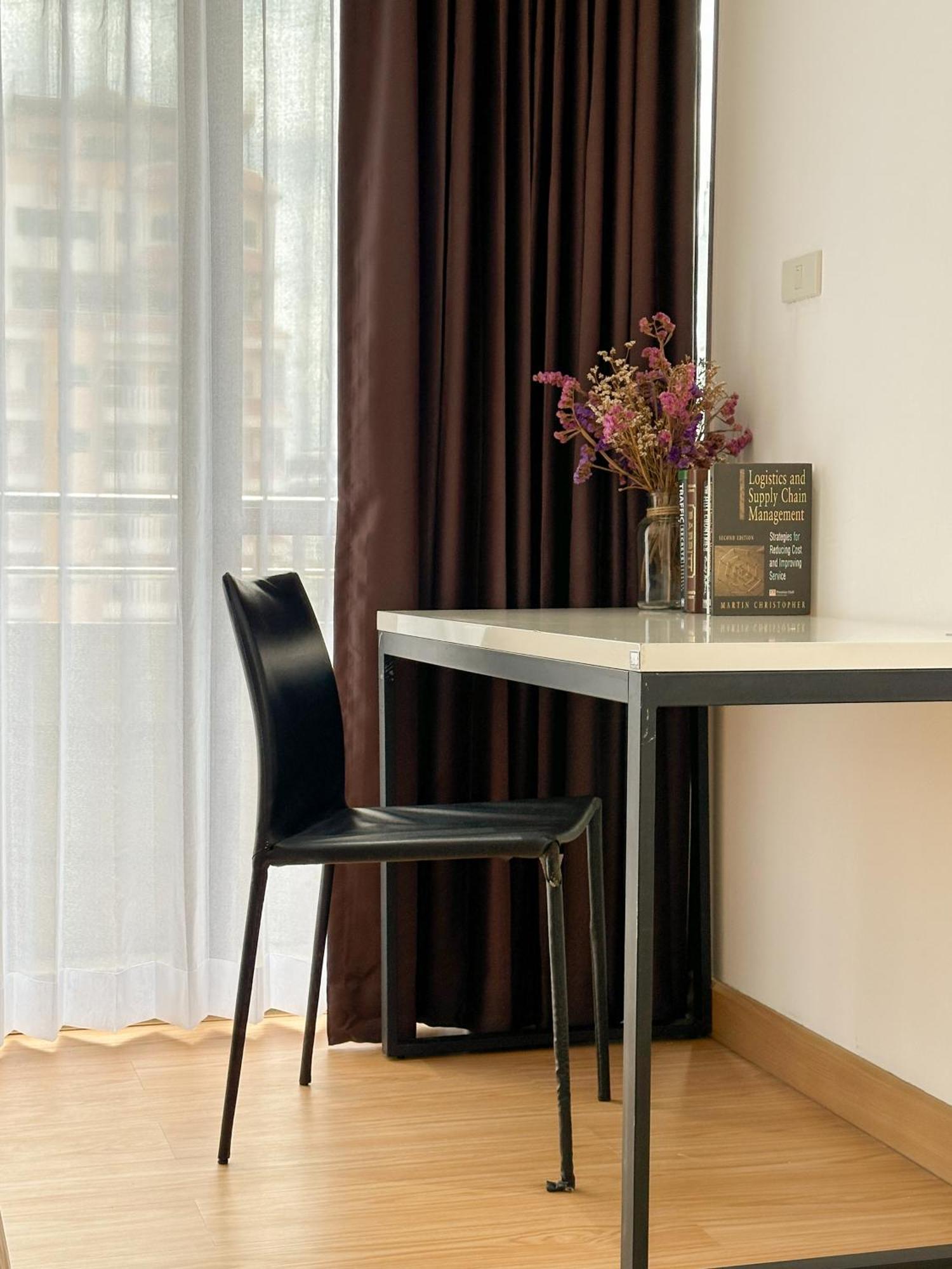 Nantiruj Tower: Serviced Apartments in Sukhumvit Soi 8 Bangkok Exterior photo